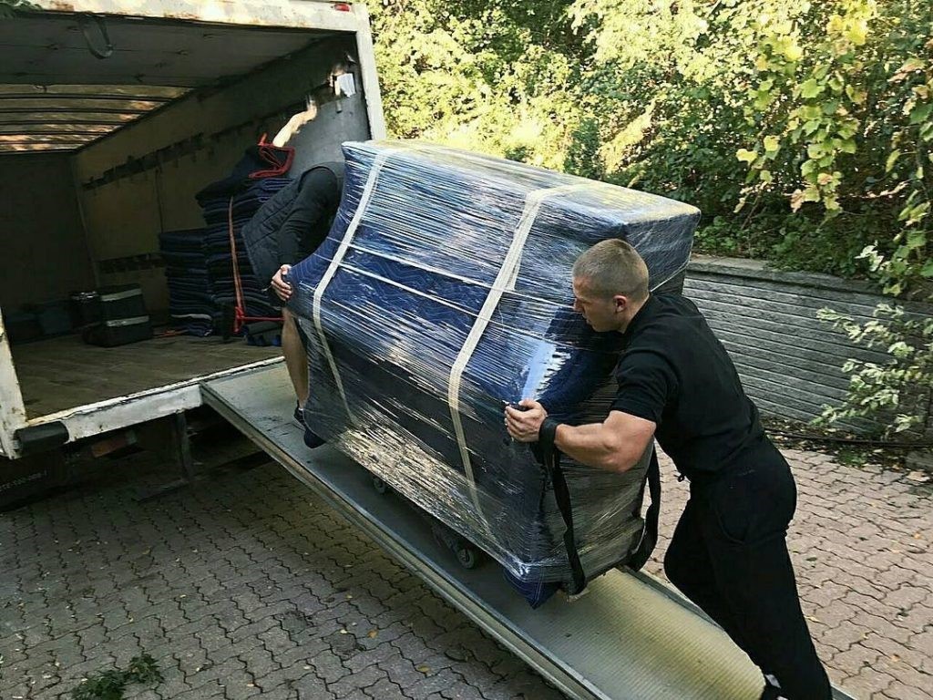 How do you transport an upright piano